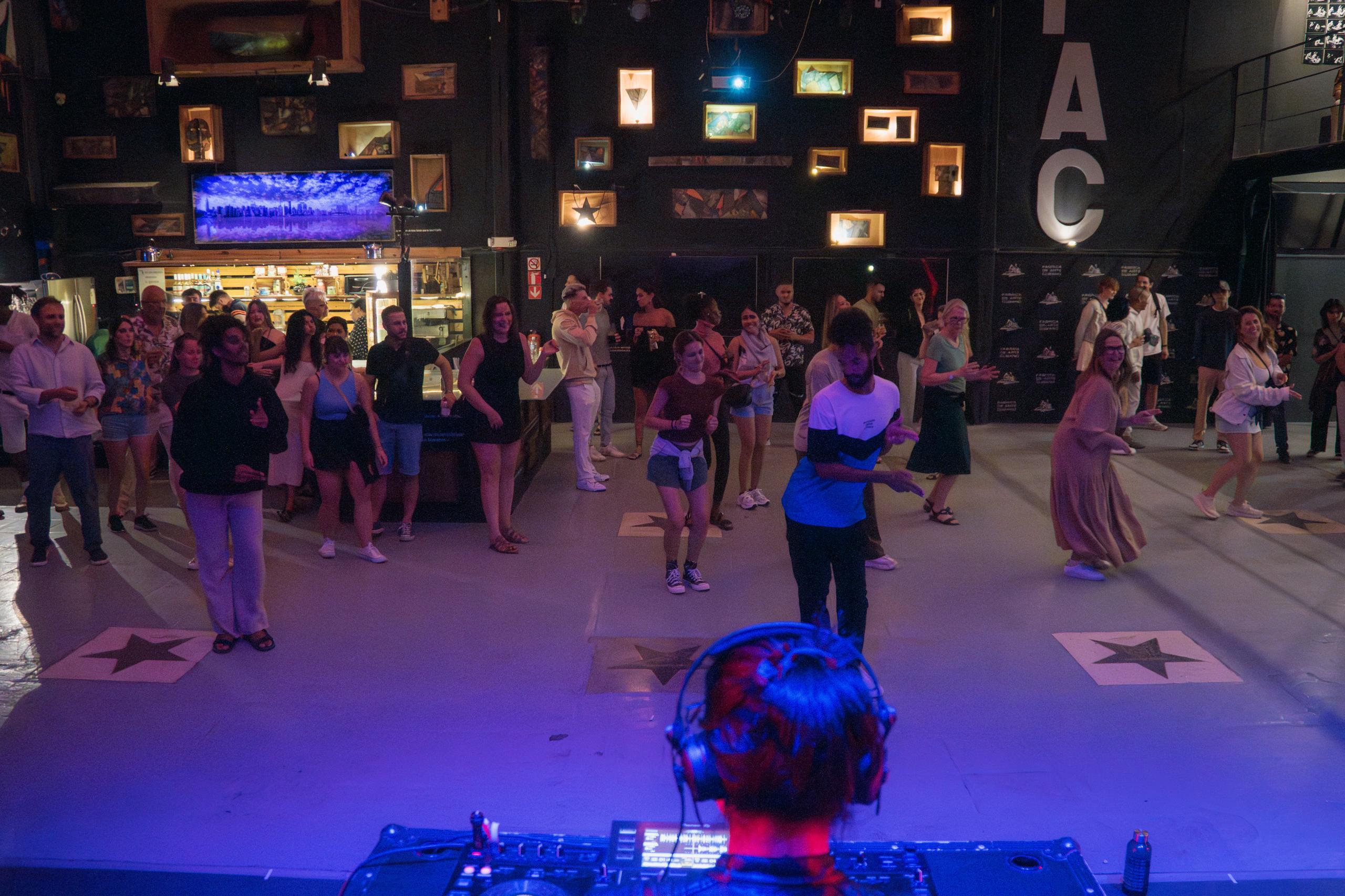 Clase Hip Hop + Dj Thalai WhatsApp Image 2025 03 18 at 3.29.23 PM 1