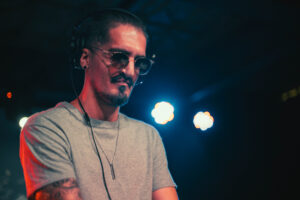 20260220 DJ Invitado The Crow Dayron 3